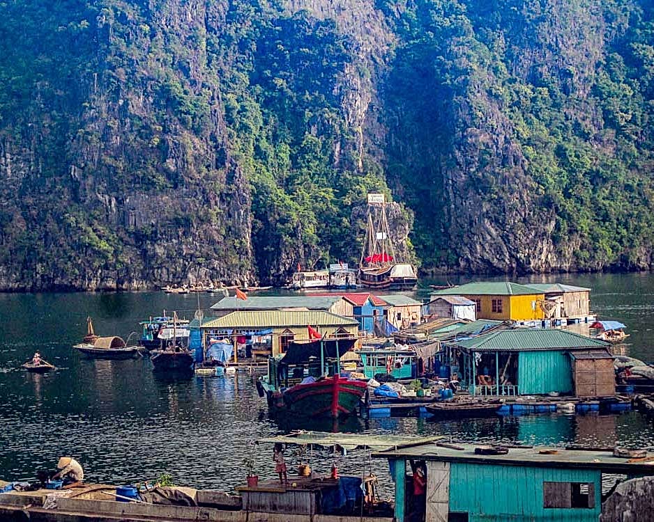 brokerline.cfd Ha Long Bay Fishing Village