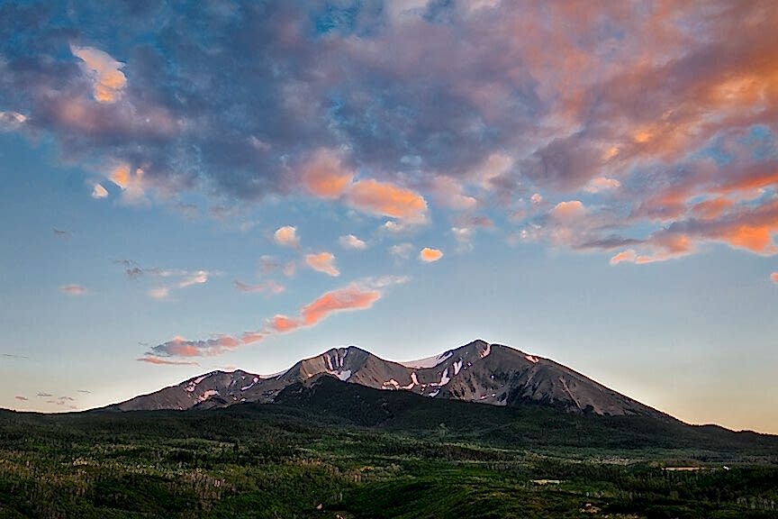 brokerline.cfd Mount Sopris in Summer
